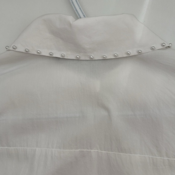 Zara White Blouse with Jewel and Pearl - Picture 4 of 5